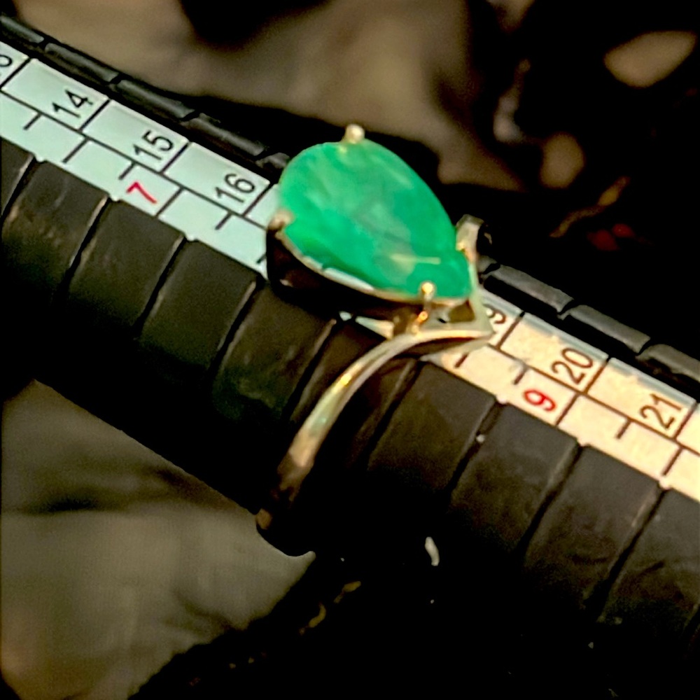 Vintage 18KG 3ct Columbian Emerald Ring